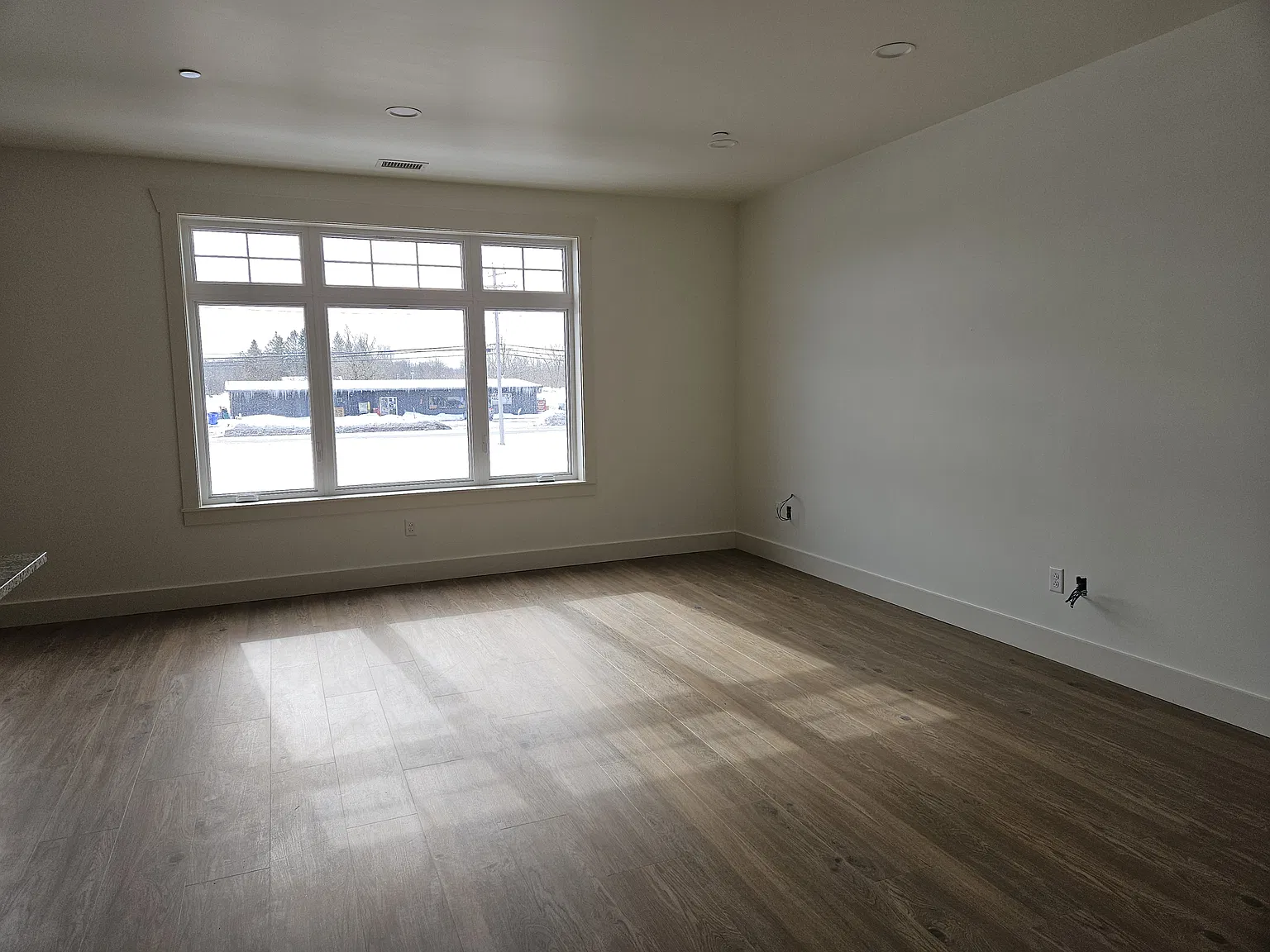 2 bed, 1100 sqft, $2,000 — Photo 3