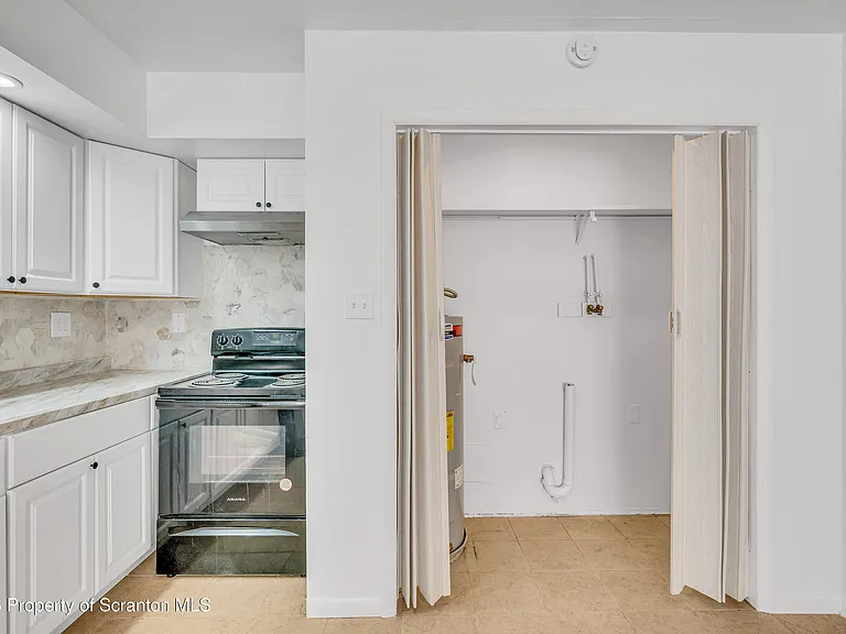 1213 Lori Ln — Photo 17