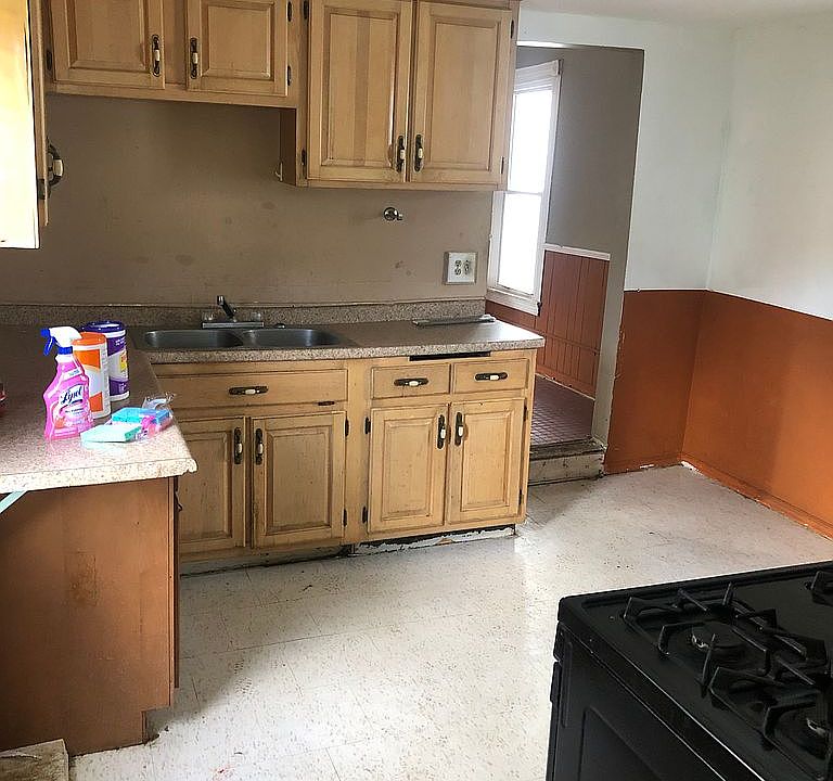 1st image of 317 S 5th St