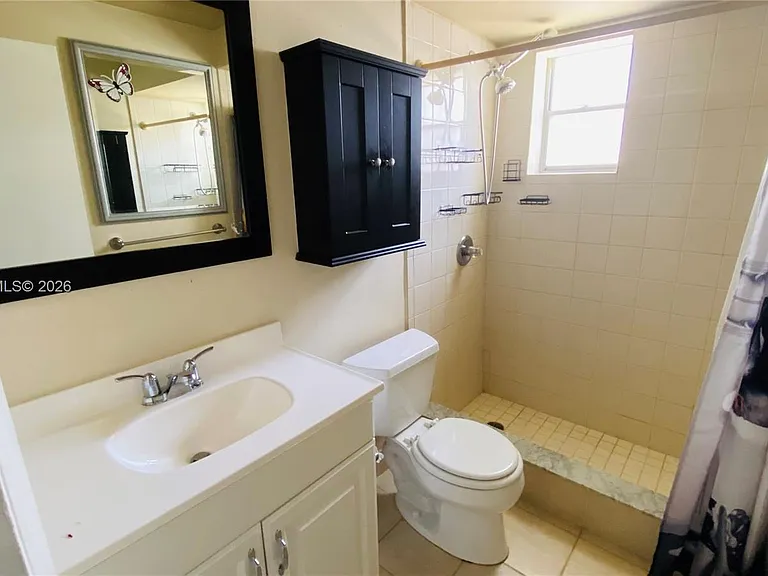 2665 Middle River Dr #1 — Photo 8
