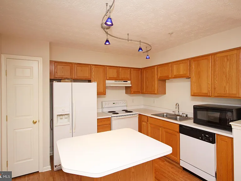 2474 Ivy Landing Way — Photo 3