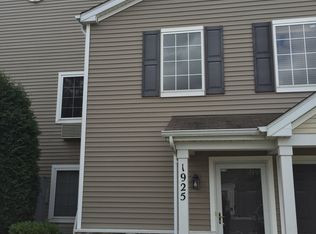 1925 Silverstone Dr #1913, Carpentersville, IL 60110