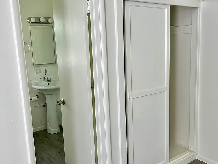 393 Waldo Ave #8 — Photo 11