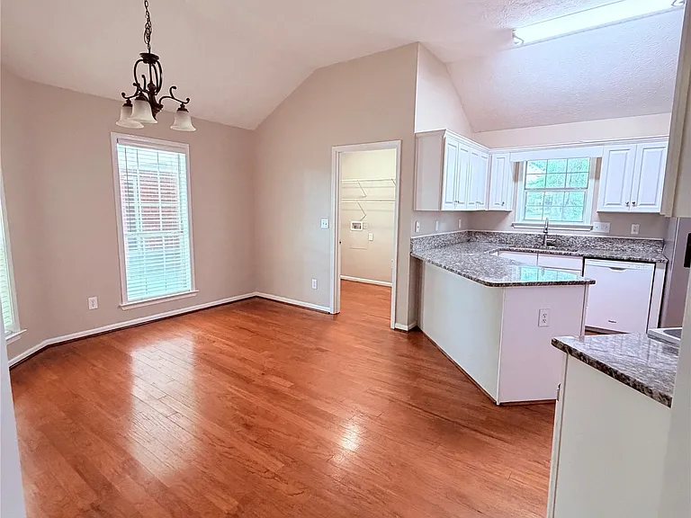 11 Twin Oaks Ln — Photo 5