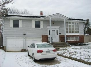 84 Ashland Dr, Kings Park, NY 11754