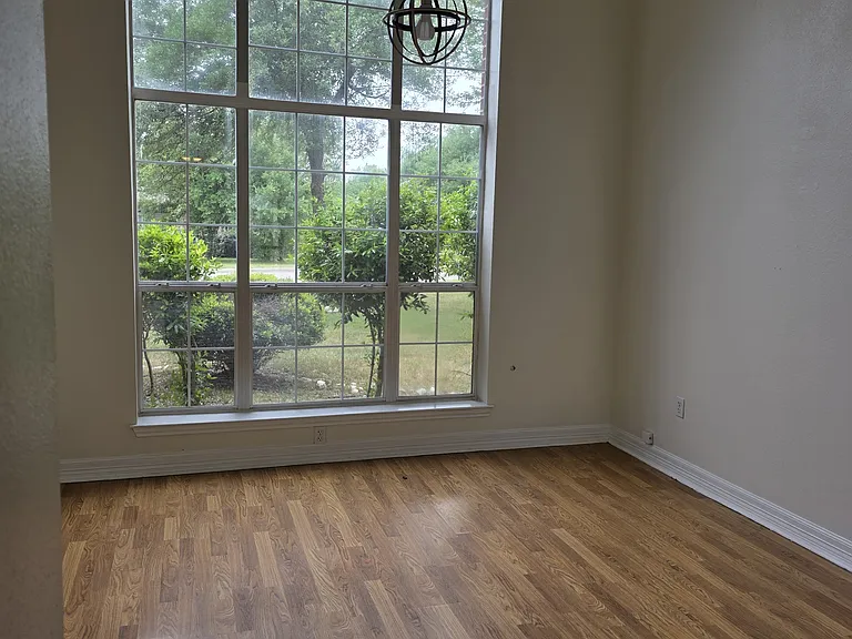2512 Wilshire Dr — Photo 4