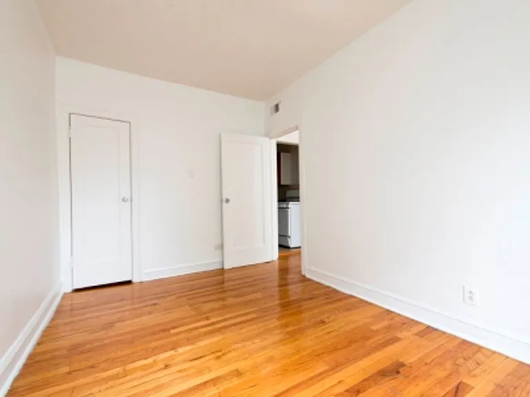 7354 S Dorchester — Photo 8