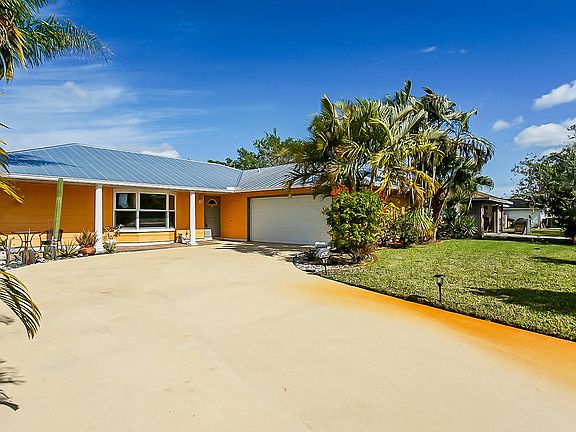 2nd image of 607 SE Crescent Avenue