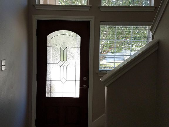 3rd image of 19 S Burberry Park Cir