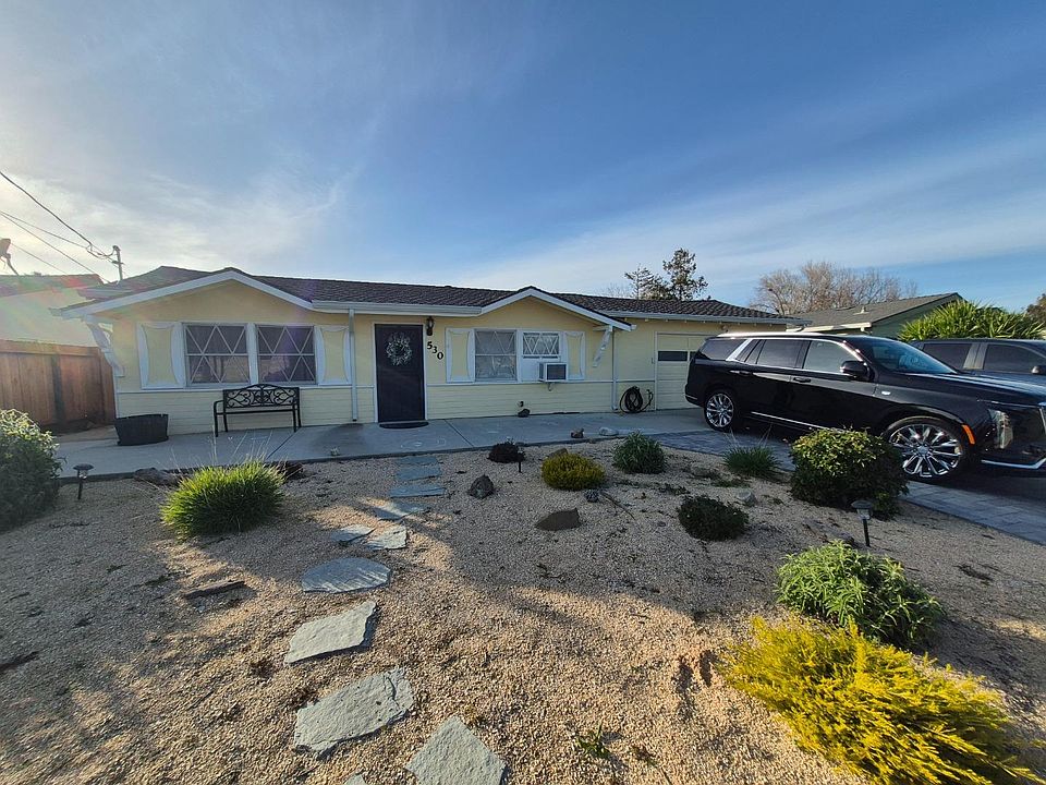 1st image of 530 El Camino Paraiso