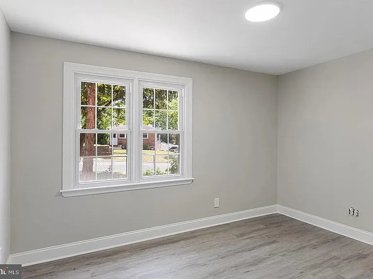 217 Chestnut St — Photo 4