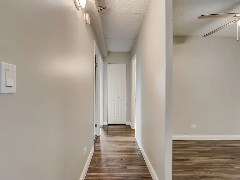 Bartlett Court Apartments — Photo 26