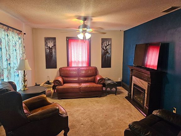 5th image of 403 S 8th St