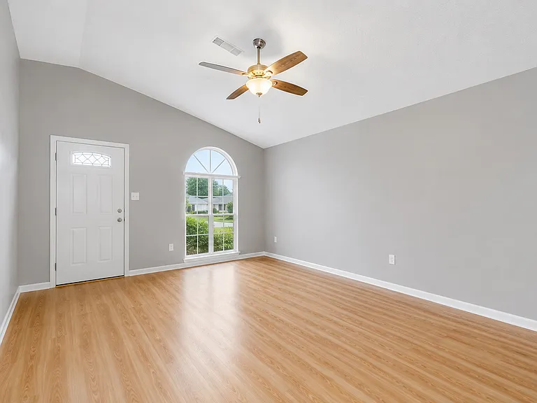 2137 Curtiswood Dr — Photo 9