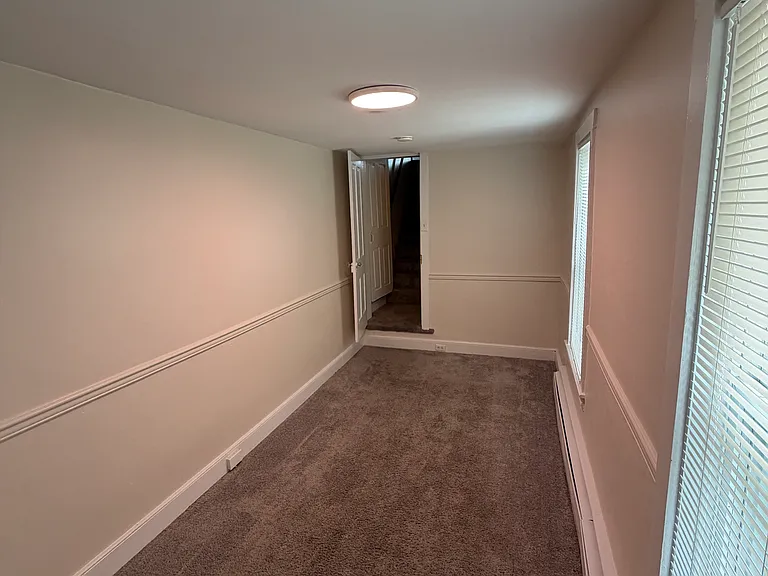 654 Poplar St — Photo 12