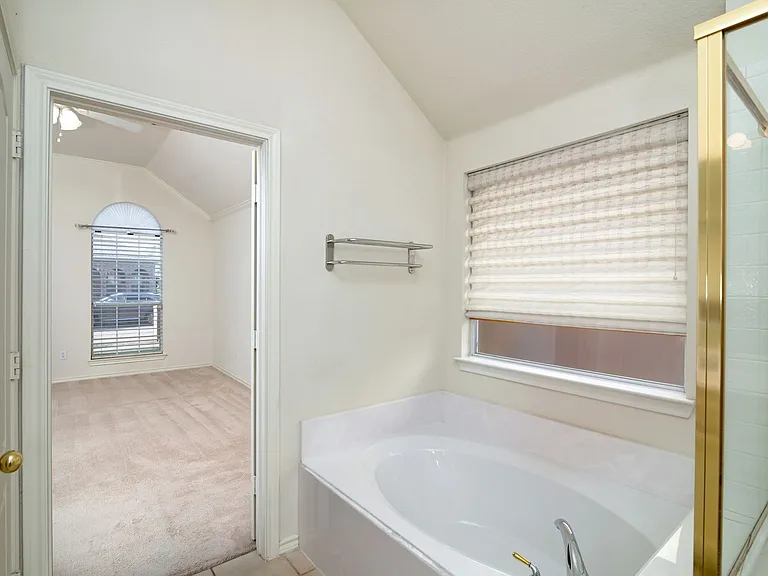 1621 Oak Brook Ln — Photo 22
