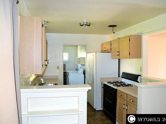 5th image of 302 Moose Dr