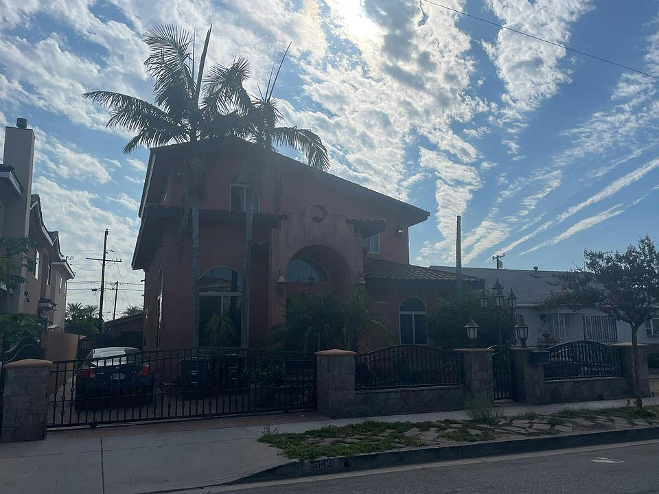 2nd image of 3842 Brookline Ave