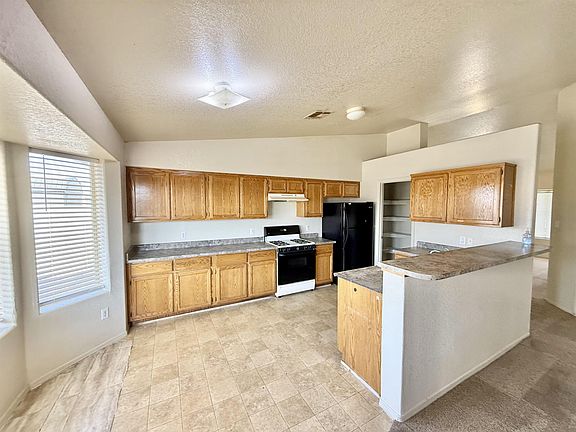 4th image of 6263 E 42nd St