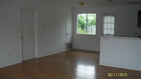 3rd image of 1904 Heathwood Cir