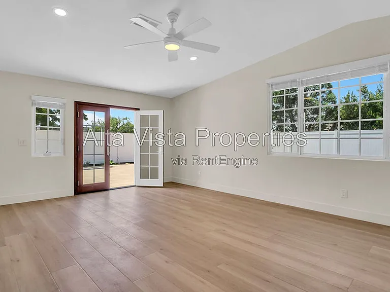 13438 Buxton Ave — Photo 8