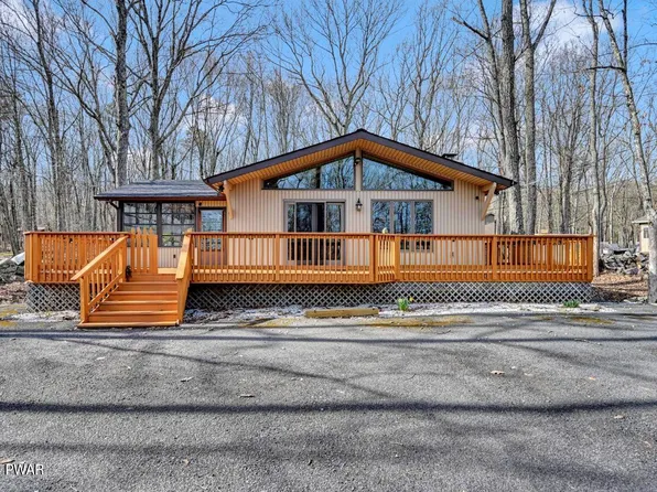 102 Roosevelt Dr, Hawley, PA 18428