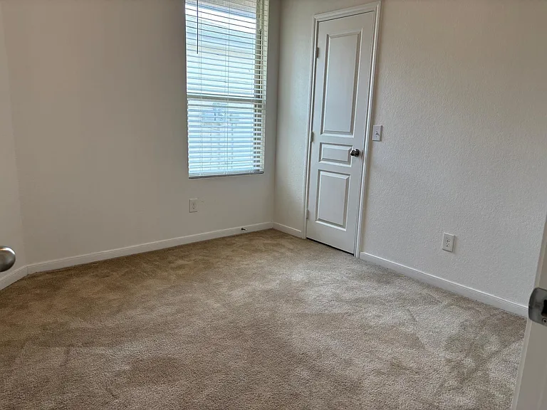 2711 Skyview Long Dr — Photo 10