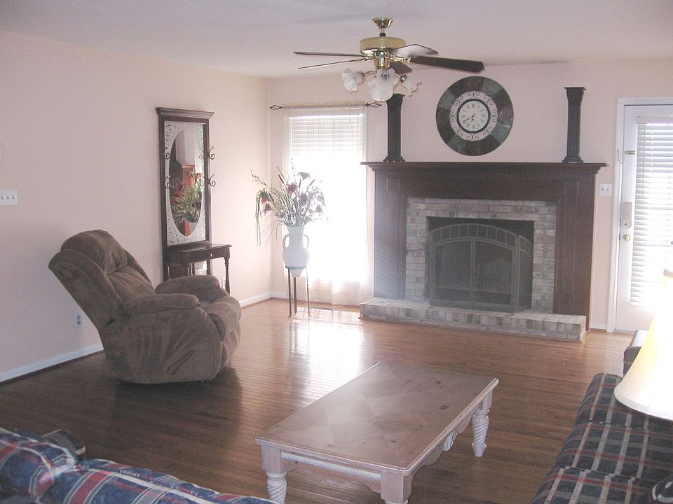 2nd image of 3752 Cedar Dr