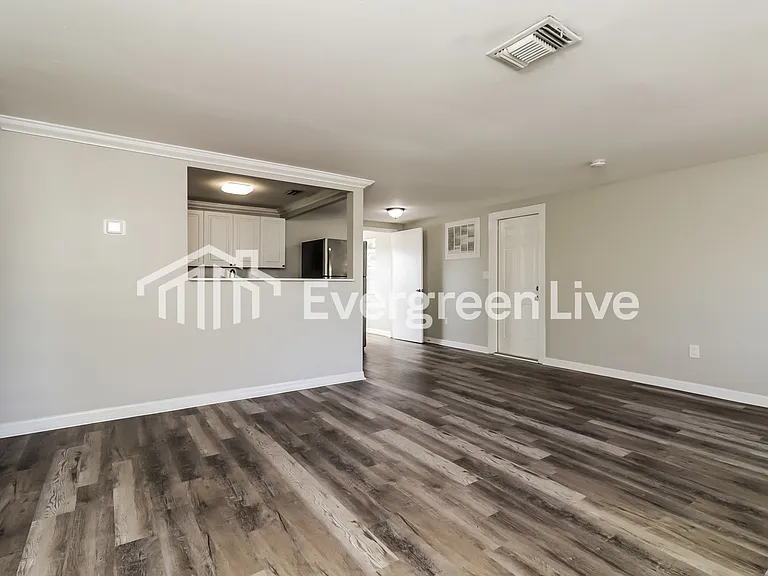 12904 Kings Manor Ave — Photo 4
