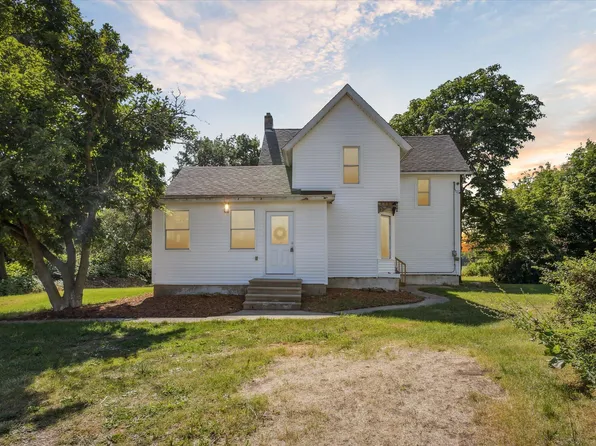 10612 S Parker Rd, Delton, MI 49046