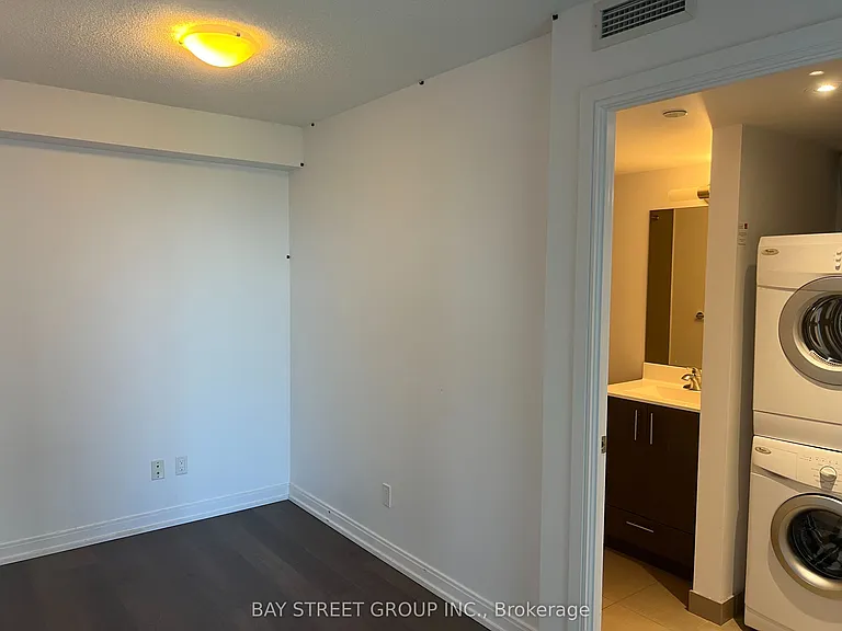 255 Village Green Sq #2805 — Photo 9