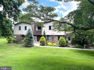 5829 Pheasant Ln, Doylestown, PA 18902