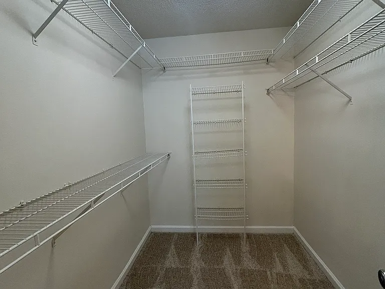 180 Sessingham Ln — Photo 31
