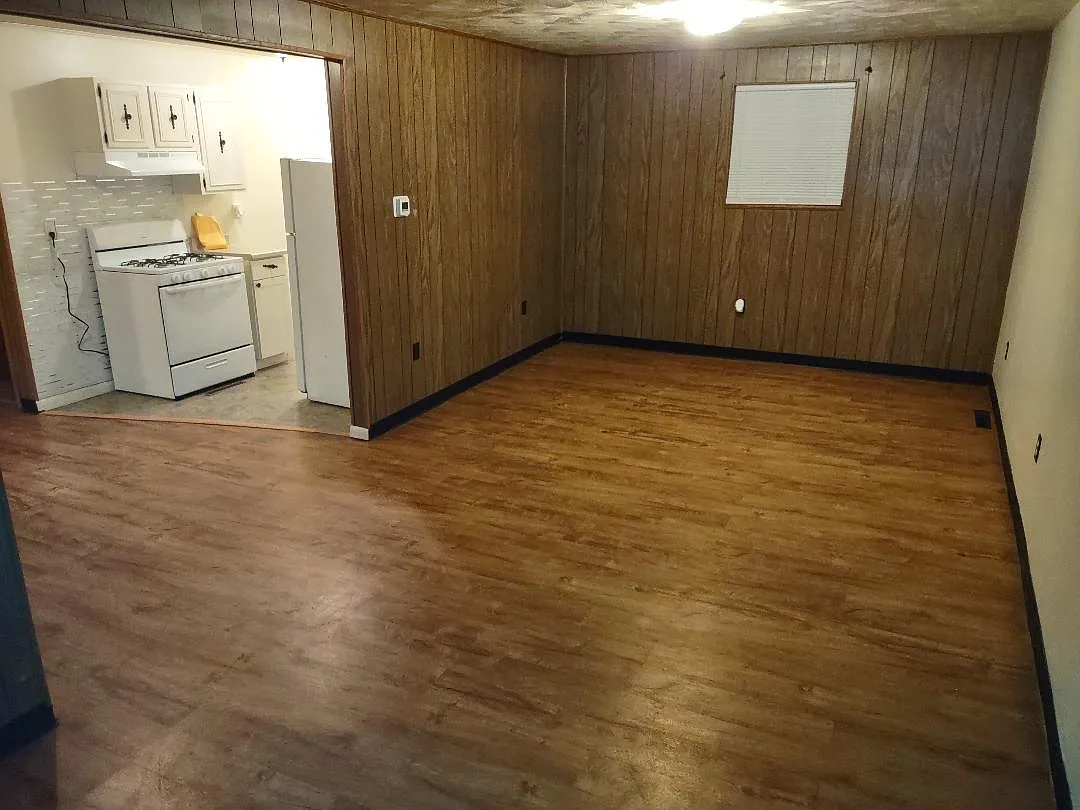 385 Kensington Ave photo 1