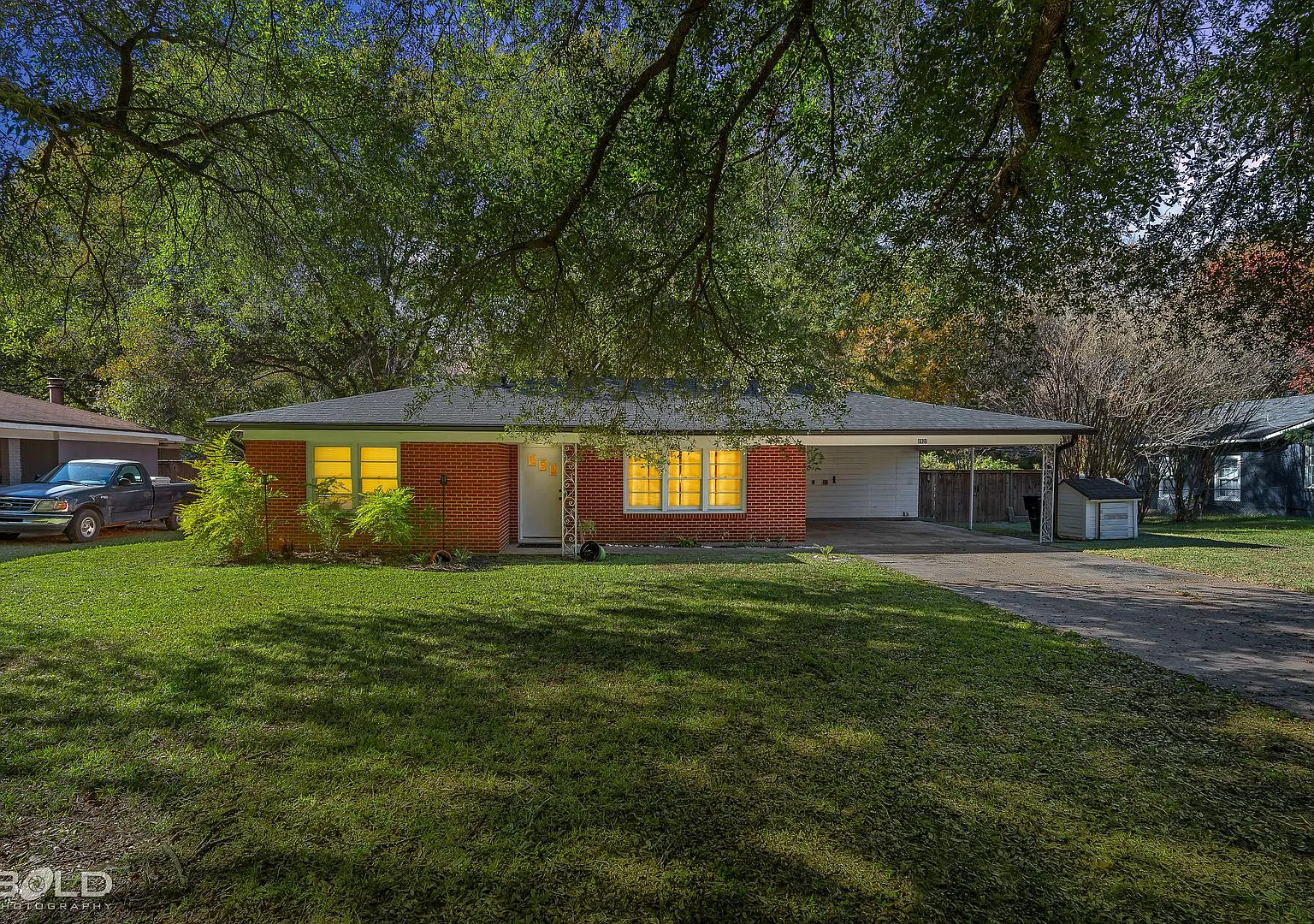 Appointment Only Showings! — Photo 4