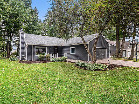 2nd image of 7086 Crescenda Dr NE