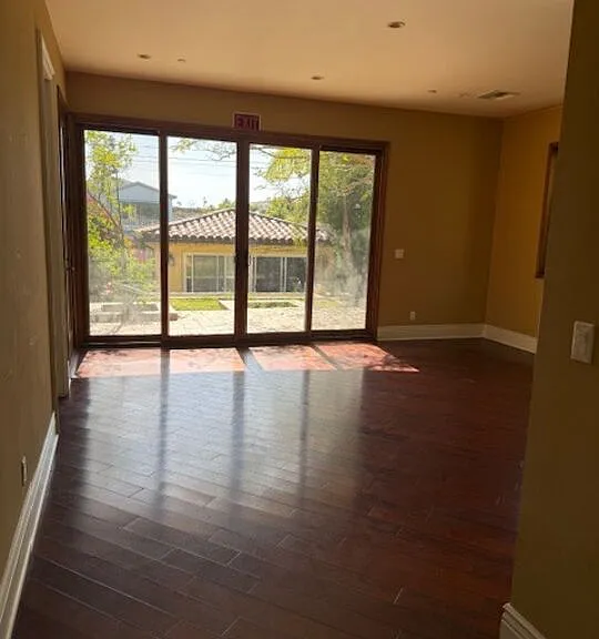 1126 Yale St — Photo 30