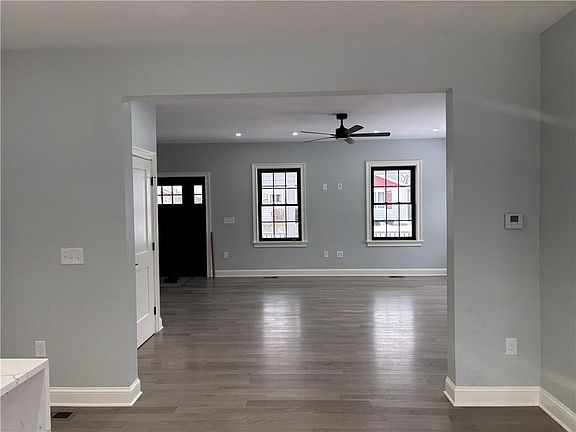 3rd image of 38 Ashburne St