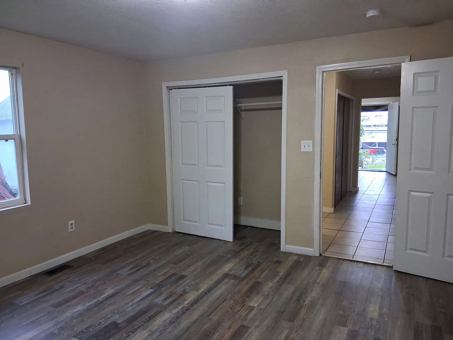 2 bed, 1.0 bath, 800 sqft, $875 — Photo 1