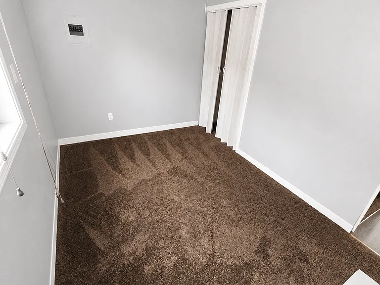 24641 Beverly St — Photo 15