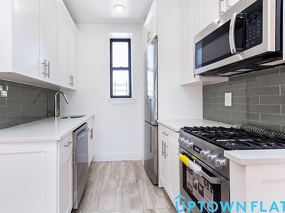 4th image of 2041 7th Ave APT 2A