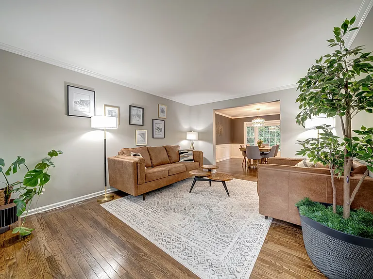 1219 Rowland Dr — Photo 5