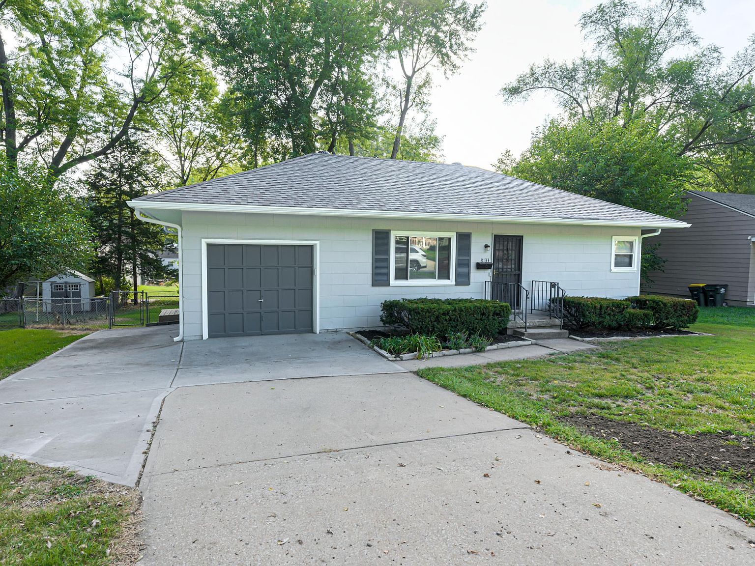 8133 Walmer Ln, Overland Park, KS 66204 Zillow