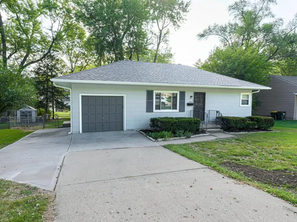 8133 Walmer St, Overland Park, KS 66204
