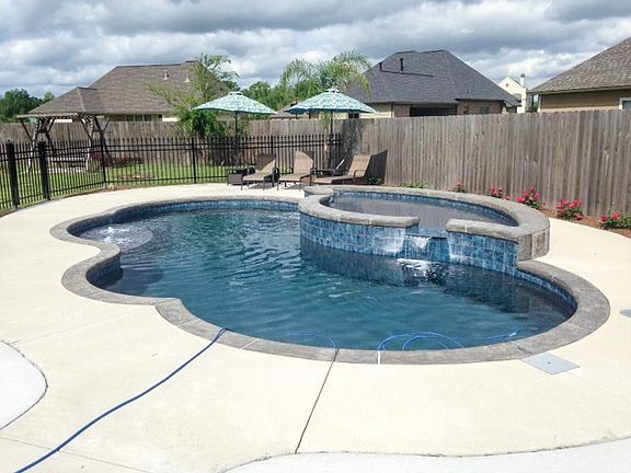 Amazing pool w/ waterfalls