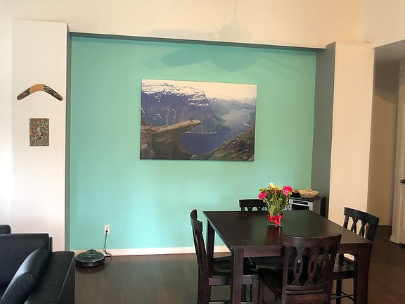 Accent wall / hardwood floor