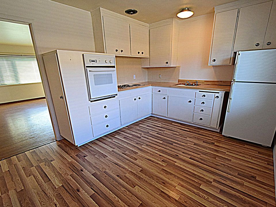 1st image of 40 Ross Ave APT 5