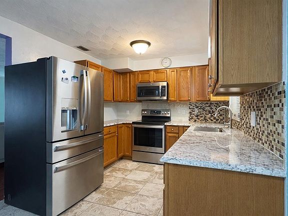 5th image of 2403 Cleveland Rd