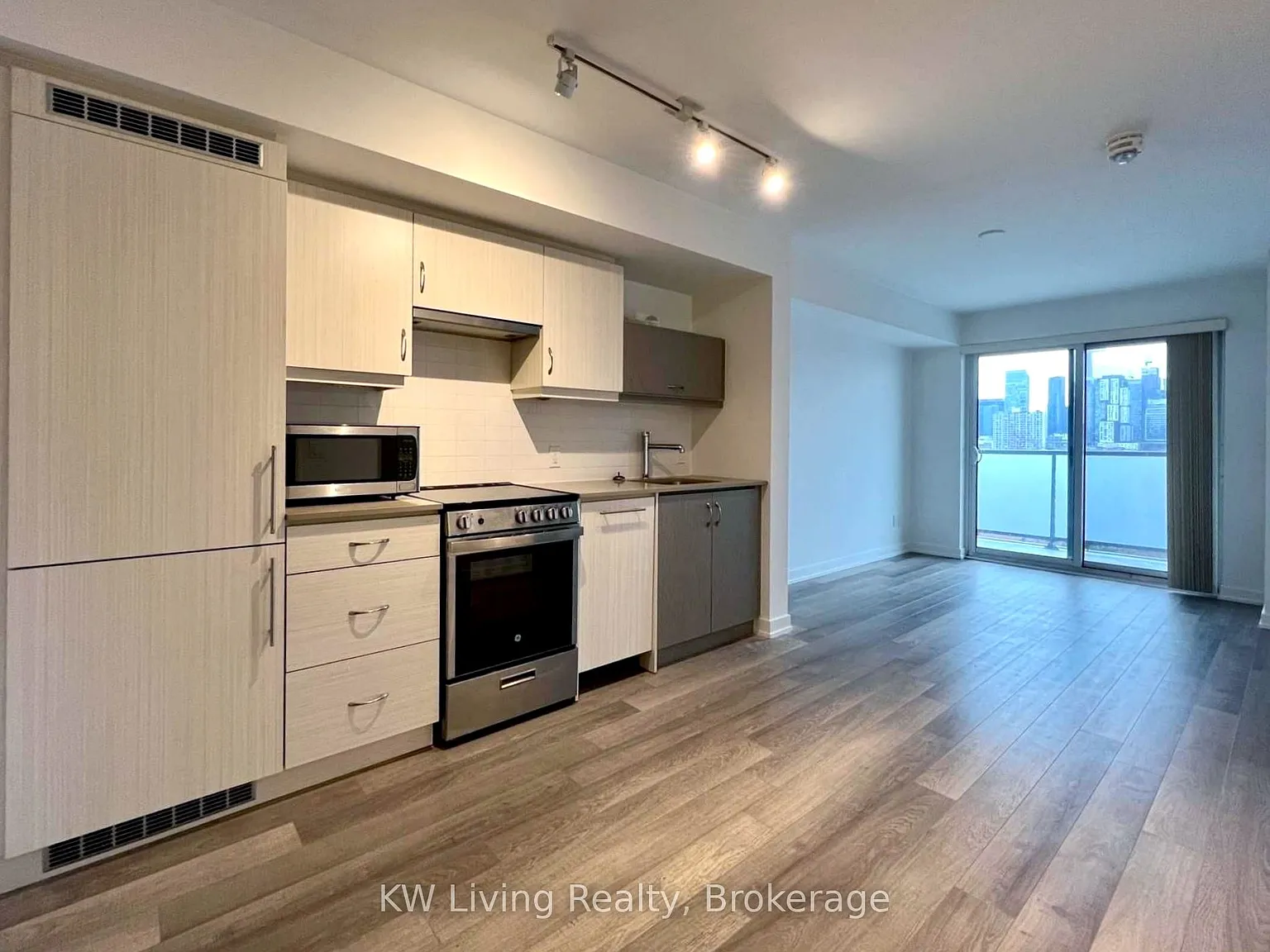 Design Haus Condos — Photo 2