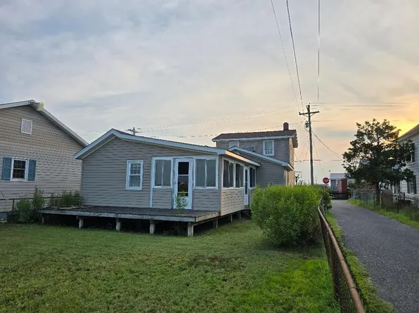 15327 Main Ridge Rd, Tangier, VA 23440